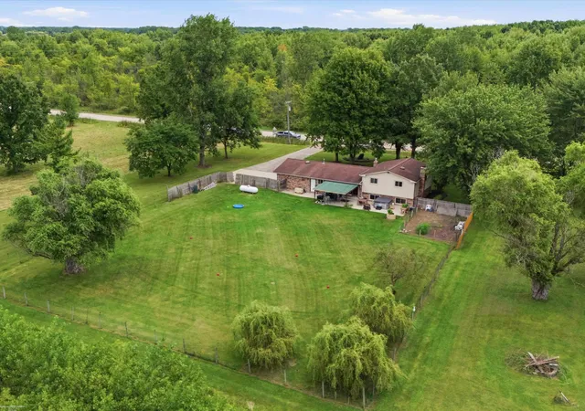 Photo 5 of Single family home for sale at 61111 Ray Center Rd, Ray Twp, MI 48096 | MLS# 50219412 | Listing updated on 2026-09-02