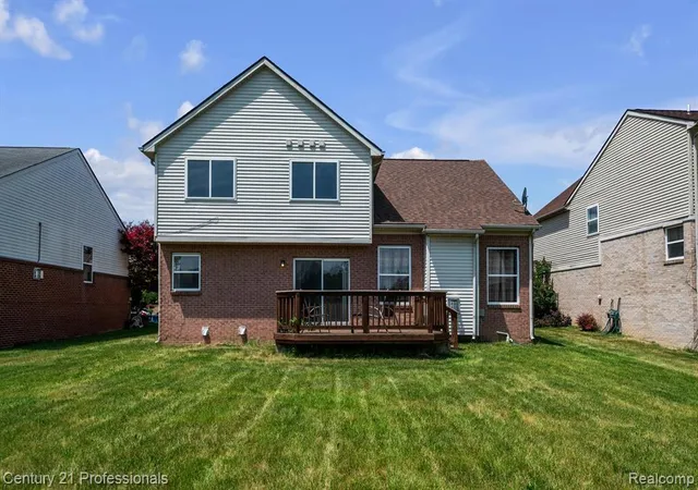 Homes for sale in Westland, MI | 1989 Golfview Ln, Westland, MI 48186 | MLS# 61001970
