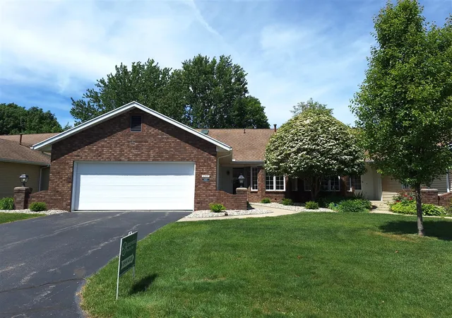 Homes for sale in Grandville, MI | 4207 Redbush Dr, Grandville, MI 49418 | MLS# 70532191