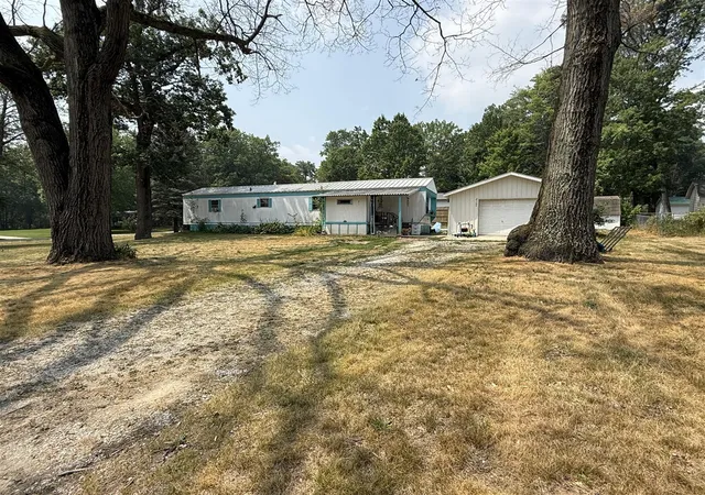 Photo 1 of Sale Pending at 2160 Oak Ridge Dr, Farwell, MI 48622 | MLS# 70546909 | Listing updated on 2026-08-27