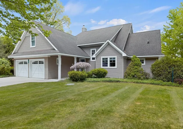 Homes for sale in Three Rivers, MI | 11094 Harbor Dr, Three Rivers, MI 49093 | MLS# 70533177