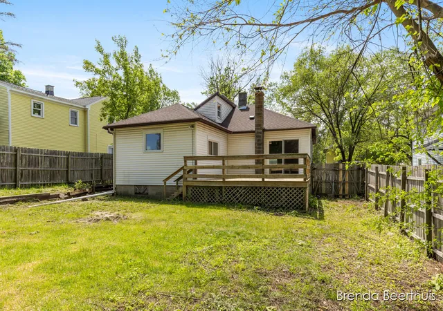 Homes for sale in Rockford, MI | 165 E Division St, Rockford, MI 49341 | MLS# 70534926