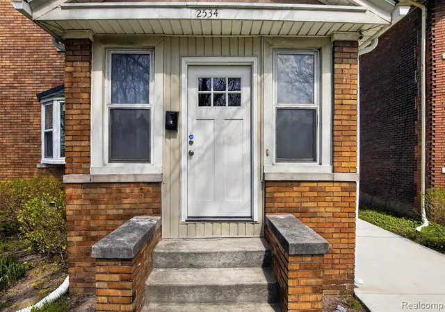 Photo 4 of Single family home for sale at 2534 Lamothe St, Detroit, MI 48206 2596 | MLS# 60988975 | Listing updated on 2026-09-24