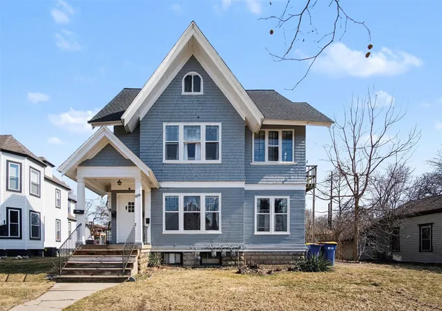 Photo 1 of Sale Pending at 606 Fairview Ave, Grand Rapids, MI 49503 | MLS# 70540797 | Listing updated on 2026-09-29
