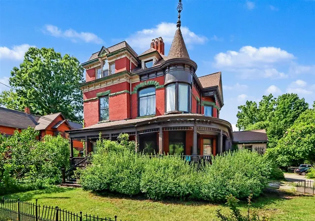 4th image of 916 W Kalamazoo Ave, Kalamazoo, MI 49007 | MLS# 70543776