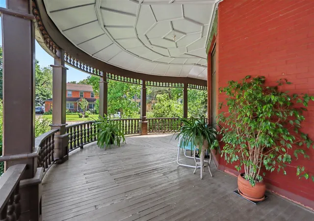 5th image of 916 W Kalamazoo Ave, Kalamazoo, MI 49007 | MLS# 70543776