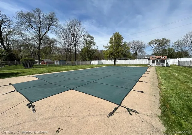 5th image of 1124 Trotwood Ln, Flint, MI 48507 | MLS# 60989778