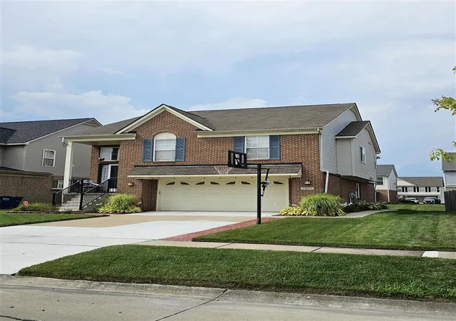 2nd image of 29870 Lacy Dr, Westland, MI 48186 | MLS# 70492267