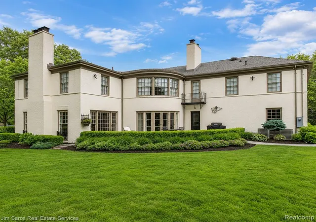 Homes for sale in Grosse Pointe Park, MI | 688 Balfour St, Grosse Pointe Park, MI 48230 | MLS# 61004983