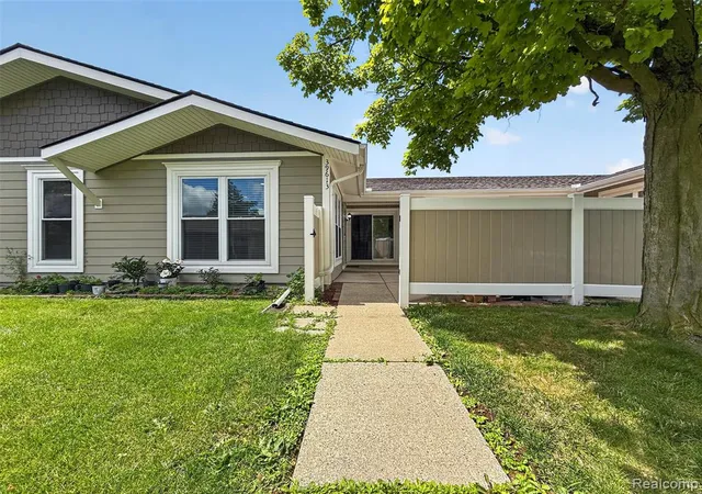 Homes for sale in Novi, MI | 39613 Village Wood Ln, Novi, MI 48375 | MLS# 61005594