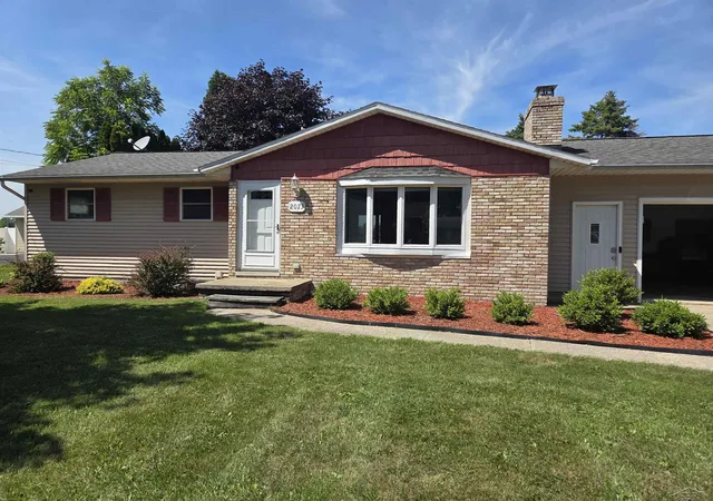 Homes for sale in Bay City, MI | 2073 Kenneth Dr, Bay City, MI 48706 | MLS# 50214584