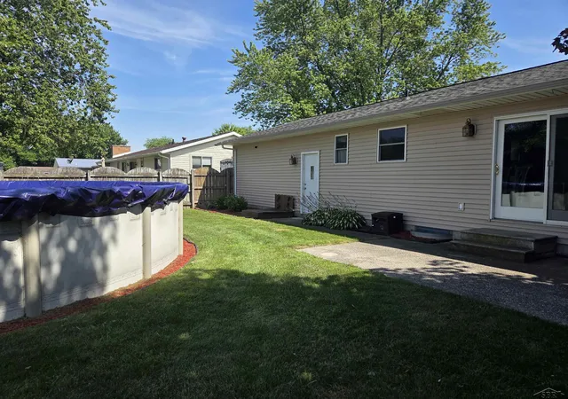Homes for sale in Bay City, MI | 2073 Kenneth Dr, Bay City, MI 48706 | MLS# 50214584