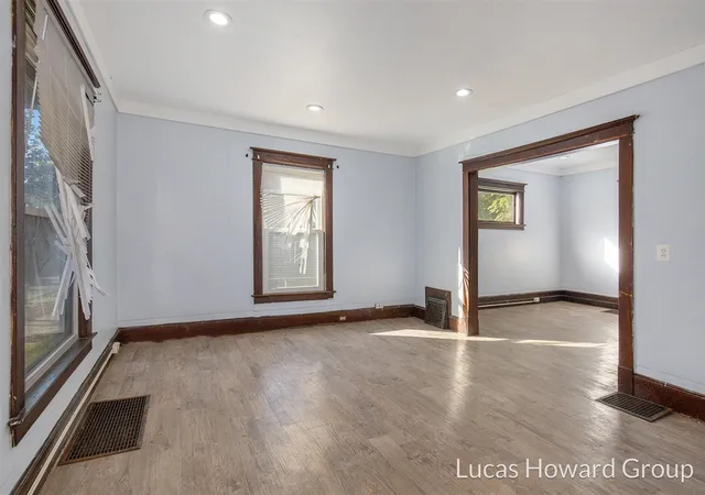 Photo 3 of Single family home for sale at 737 Dolbee Ave, Grand Rapids, MI 49506 | MLS# 70553814 | Listing updated on 2026-08-28