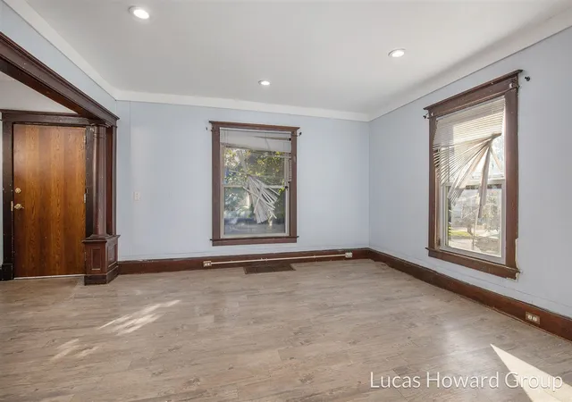 Photo 4 of Single family home for sale at 737 Dolbee Ave, Grand Rapids, MI 49506 | MLS# 70553814 | Listing updated on 2026-08-28