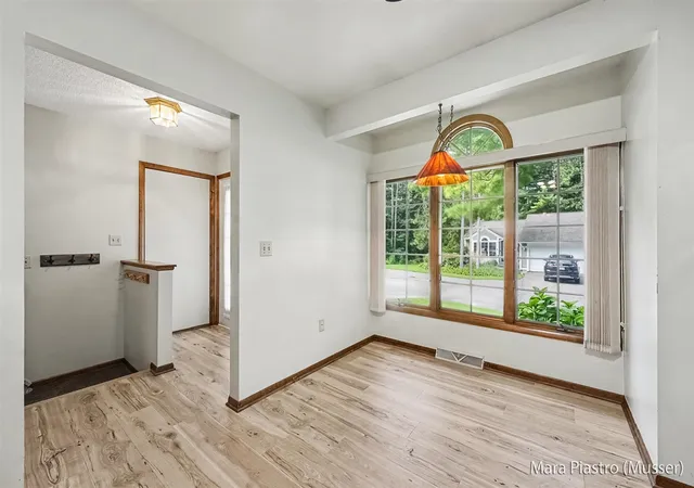 Photo 3 of Sale Pending at 3336 Woodwind Dr #32, Grand Rapids, MI 49525 | MLS# 70555323 | Listing updated on 2026-09-01