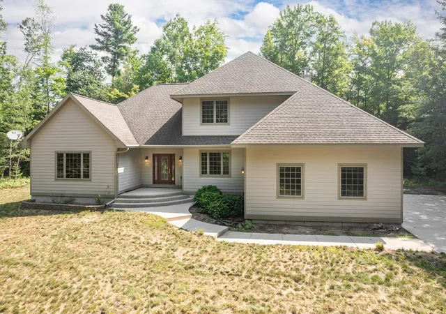 3rd image of 3672 Dock Rd, Williamsburg, MI 49690 | MLS# 80072302