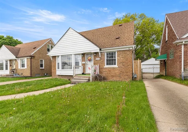2nd image of 7715 Abington Ave, Detroit, MI 48228 3516 | MLS# 61007736