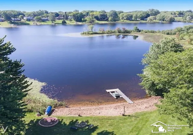 2nd image of 20 W Peterson Dr, Brighton, MI 48114 | MLS# 50208679