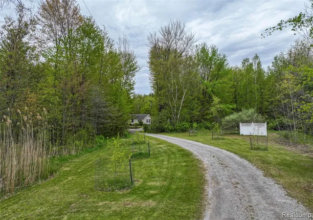 Homes for sale in Vassar, MI | 4587 Brown Rd, Vassar, MI 48768 | MLS# 60994017