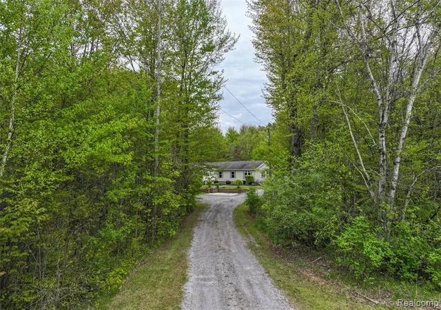 Homes for sale in Vassar, MI | 4587 Brown Rd, Vassar, MI 48768 | MLS# 60994017