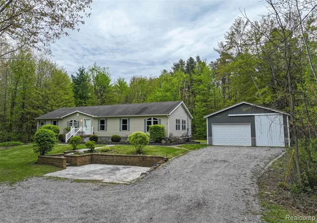 Homes for sale in Vassar, MI | 4587 Brown Rd, Vassar, MI 48768 | MLS# 60994017