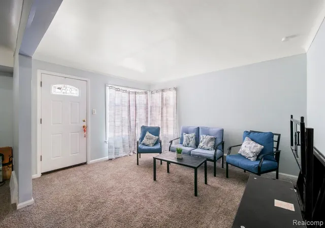 Homes for sale in Allen Park, MI | 7739 Rosedale Blvd, Allen Park, MI 48101 | MLS# 60970426
