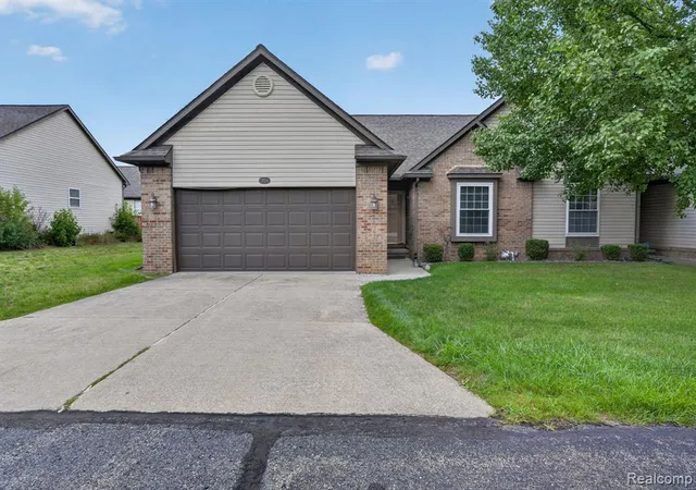 Condo for sale at 5034 Sandalwood Dr, Grand Blanc, MI 48439 4260 | MLS# 61025798