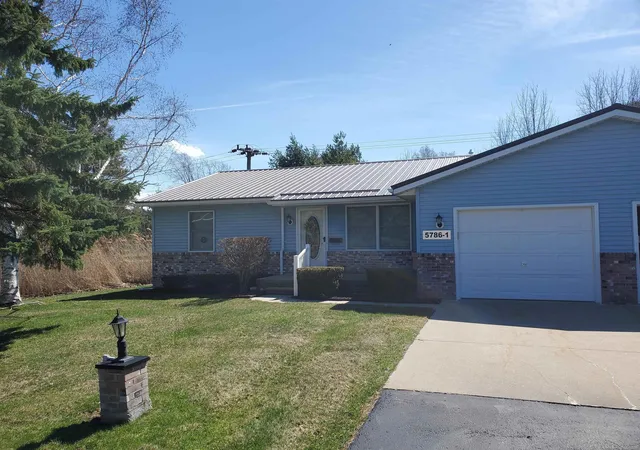 Homes for sale in Lexington, MI | 5786 Main #1 St, Lexington, MI 48450 | MLS# 50204926