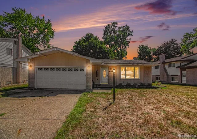 Photo 2 of Single family home for sale at 23930 Rockingham St, Southfield, MI 48033 7027 | MLS# 61025167 | Listing updated on 2026-08-30