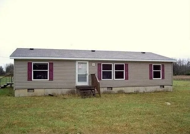 1st image of 20071 Northrup Dr, Howard City, MI 49329 | MLS# 70553439