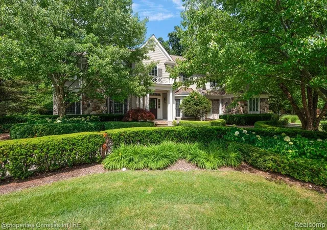 Photo 1 of Single family home for sale at 937 Mitchell Ct, Bloomfield Hills, MI 48304 1946 | MLS# 61023462 | Listing updated on 2026-10-20
