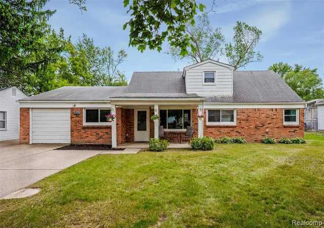 Homes for sale in Farmington Hills, MI | 34685 Bridgeman St, Farmington Hills, MI 48335 | MLS# 60994376