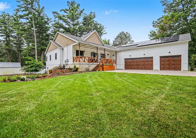 Photo 1 of Single family home for sale at 629 Sands St, Pentwater, MI 49449 | MLS# 70547664 | Listing updated on 2026-08-31