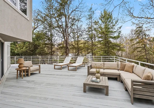 4th image of 51212 Deer Park Dr, New Buffalo, MI 49117 | MLS# 70529577