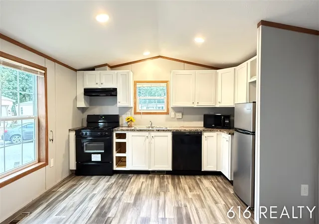 Homes for sale in Grand Rapids, MI | 72 N Green Meadow St, Grand Rapids, MI 49548 | MLS# 70542602