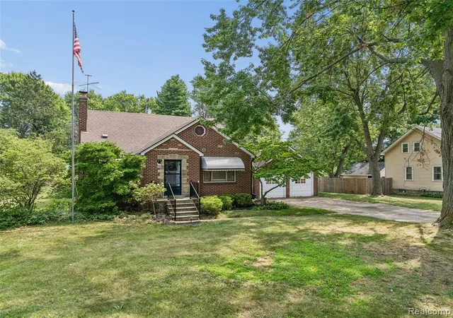 Photo 3 of Single family home for sale at 44736 Malow Ave, Sterling Heights, MI 48314 1545 | MLS# 61023966 | Listing updated on 2026-09-12