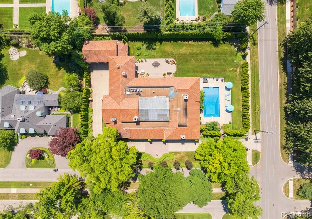 Homes for sale in Grosse Pointe Farms, MI | 189 Cloverly Rd, Grosse Pointe Farms, MI 48236 | MLS# 61010594