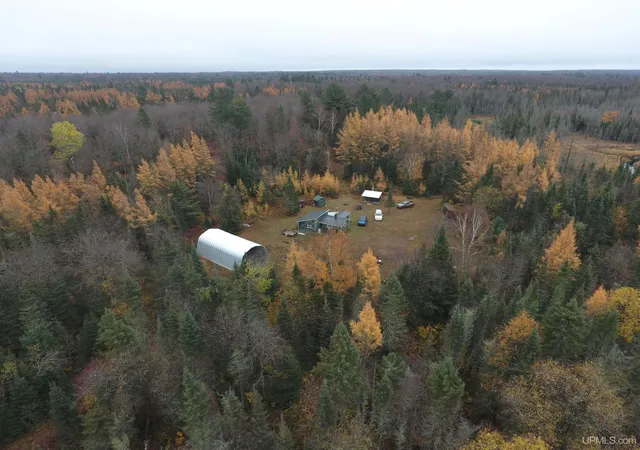 Photo 2 of Single family home for sale at 19495 S Nestoria Rd, Michigamme, MI 49861 | MLS# 50128305 | Listing updated on 2026-07-24