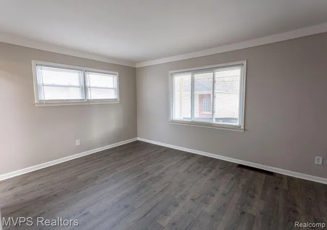 Homes for sale in Harper Woods, MI | 20220 Lancaster St, Harper Woods, MI 48225 | MLS# 60977015
