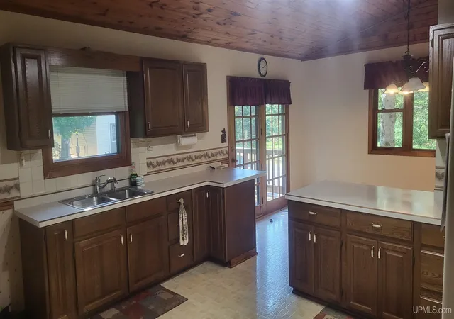 3rd image of 9332 Deer Lake Rd, Crivitz, WI 54114 | MLS# 50211196