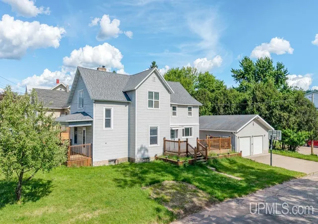 Homes for sale in Iron Mountain, MI | 601 E Margaret St, Iron Mountain, MI 49801 | MLS# 50212250