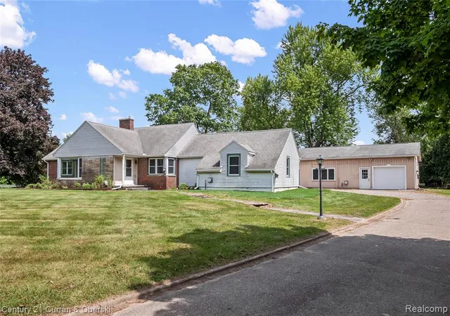 Photo 3 of Single family home for sale at 901 City Rd, Manchester, MI 48158 8517 | MLS# 61023658 | Listing updated on 2026-09-06