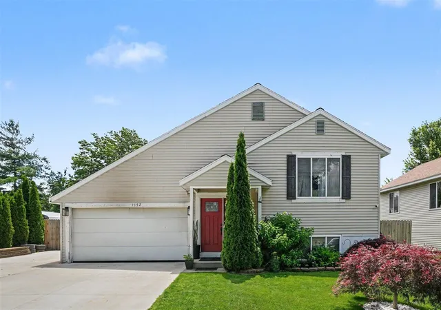 Homes for sale in Holland, MI | 1152 E 12th St, Holland, MI 49423 | MLS# 70540399