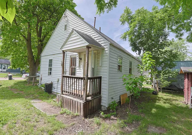 Photo 3 of Single family home for sale at 3212 Prescott Ave, Saginaw, MI 48601 | MLS# 50213775 | Listing updated on 2026-08-12