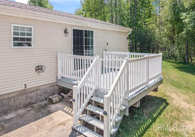 Homes for sale in Gladstone, MI | 6081 23Rd Ln, Gladstone, MI 49837 | MLS# 50210581
