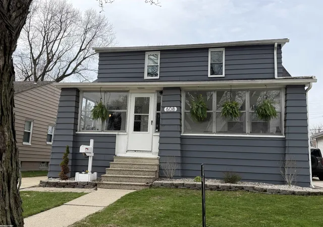 Homes for sale in Royal Oak, MI | 608 S Edgeworth Ave, Royal Oak, MI 48067 | MLS# 50211025
