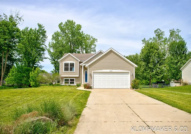 Homes for sale in Zeeland, MI | 9647 Blair St, Zeeland, MI 49464 | MLS# 70534952
