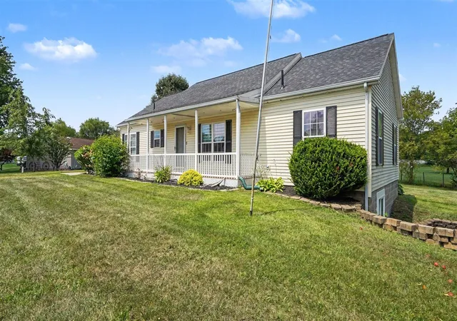 2nd image of 1082 Azalea Dr, Jackson, MI 49201 | MLS# 70554341