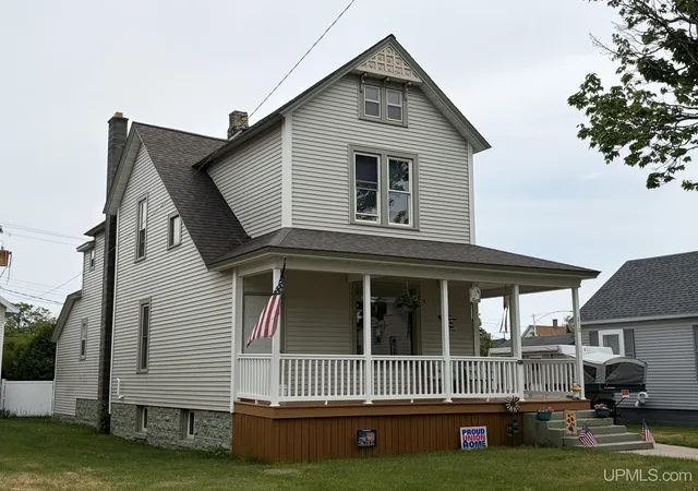 2nd image of 210 N 13th St, Escanaba, MI 49829 | MLS# 50218575