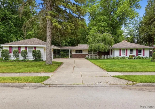 Homes for sale in Farmington, MI | 32425 Cloverdale Ave, Farmington, MI 48336 | MLS# 61005985